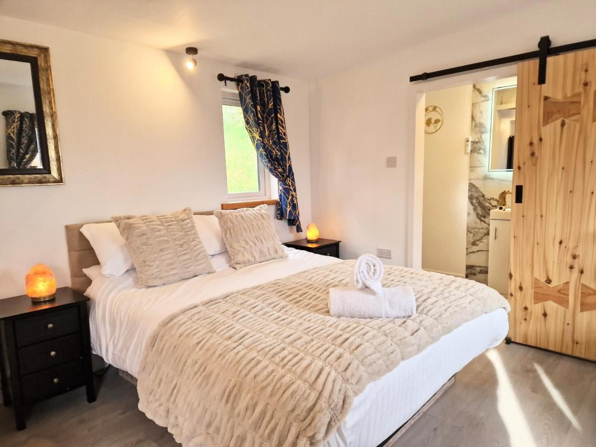 Kaoglen Lodge - Fawn Pod - Hot Tub - Dogs - Pitlochry - Luxury Blairgowrie and Rattray Exteriör bild