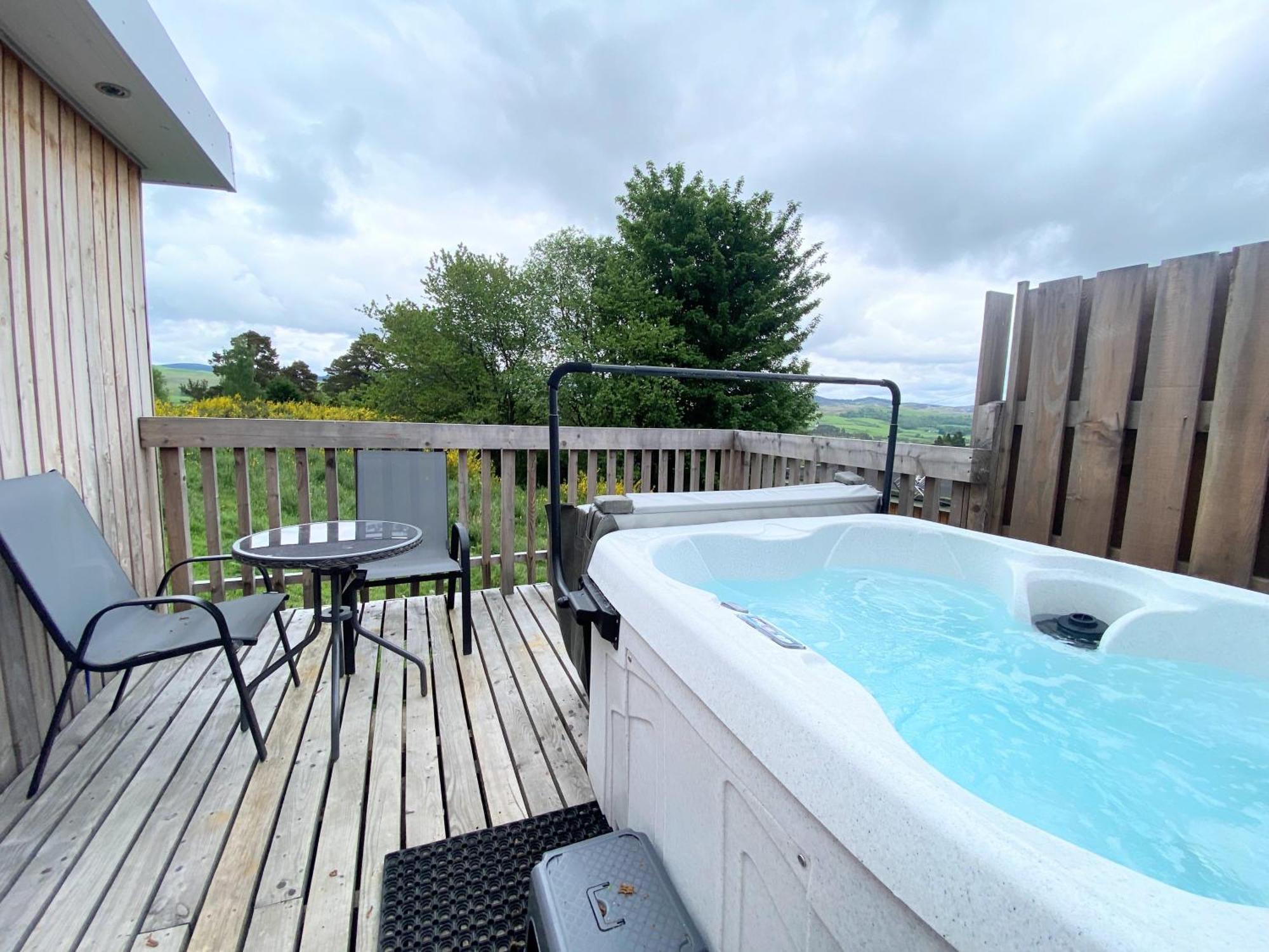 Kaoglen Lodge - Fawn Pod - Hot Tub - Dogs - Pitlochry - Luxury Blairgowrie and Rattray Exteriör bild